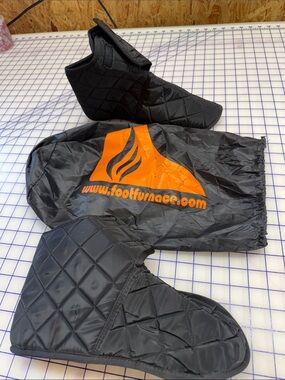 🔥black block slippers heat insulated foot furnace one size fits many. 12”